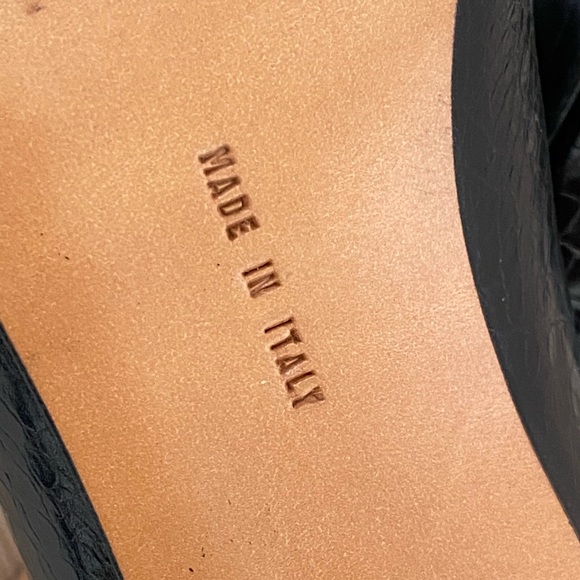 Salvatore Ferragamo Alligator Pumps - Picture 6 of 8